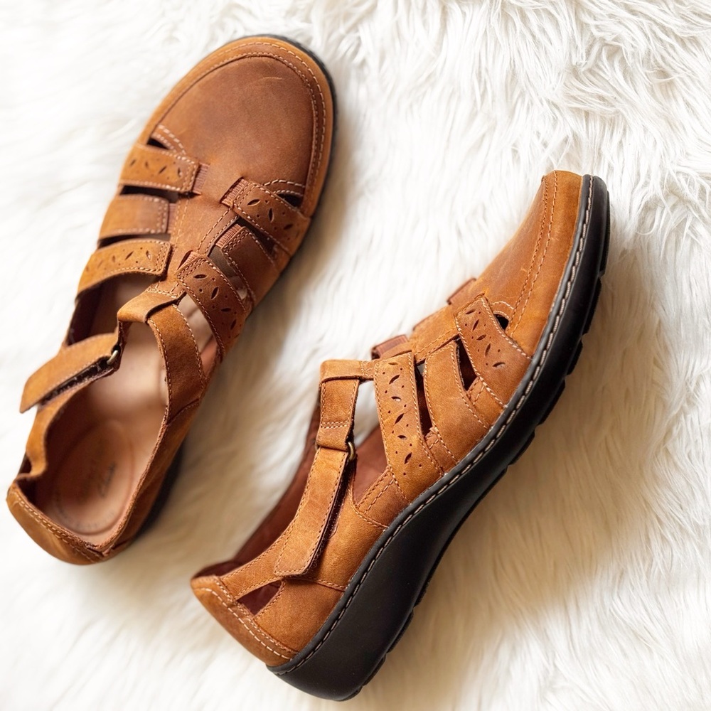 Clarks Women's Tan Leather Sandals